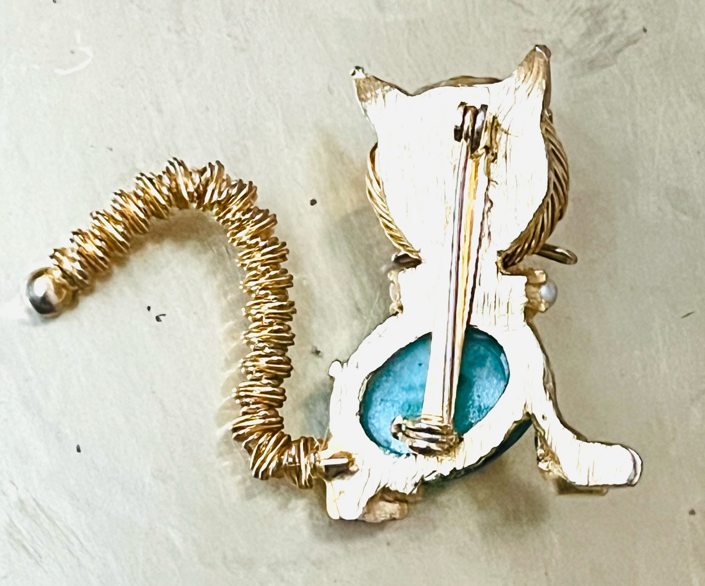 Spaghetti Wire Kitty Brooch