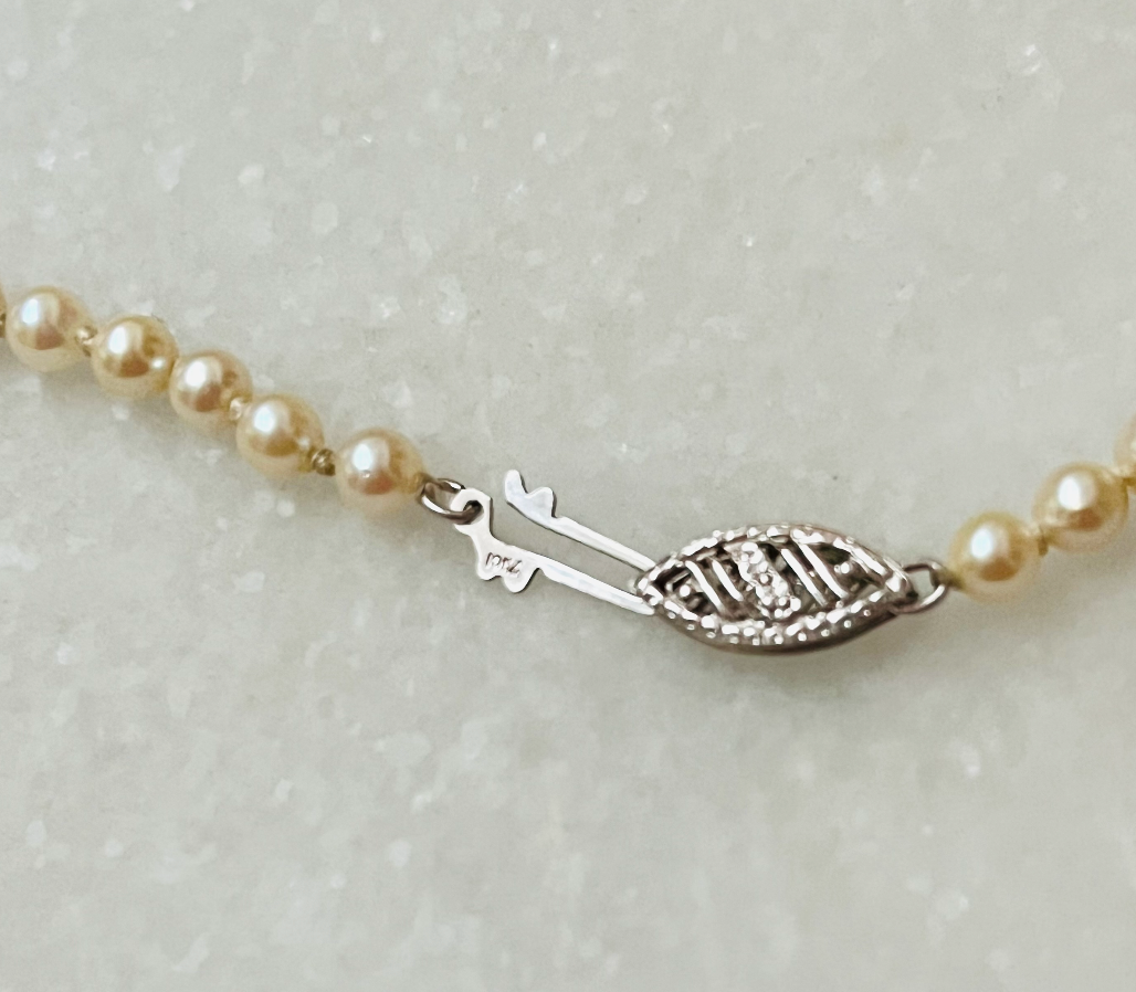 Graduated Pearl Necklace With 10K White Gold Clasp