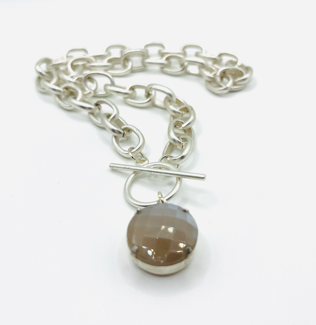 ARTEFACT Studio Icon Necklace: Matte Silver Moonstone