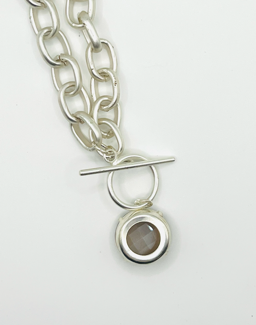 ARTEFACT Studio Icon Necklace: Matte Silver Moonstone