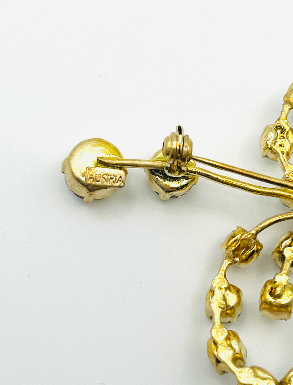 Austrian Swaying Crystal Brooch